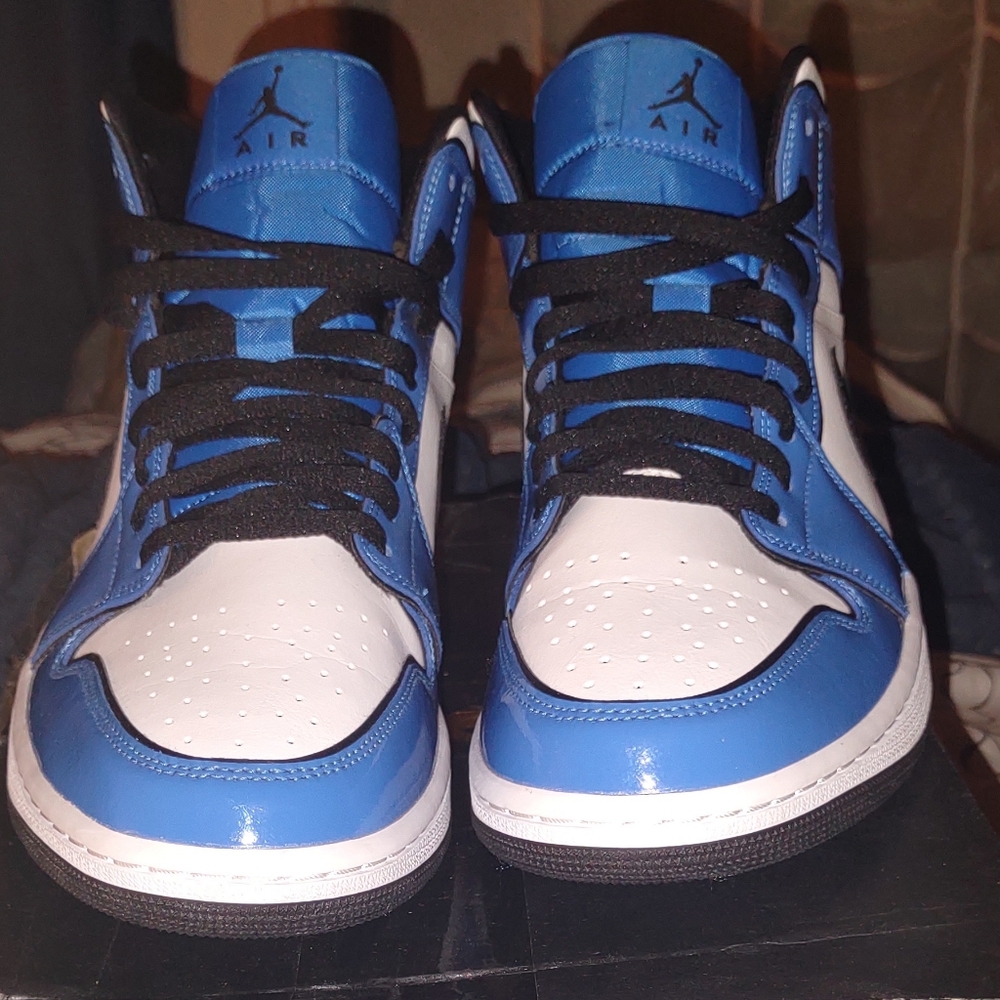 Jordan 1 mid "signal blue"